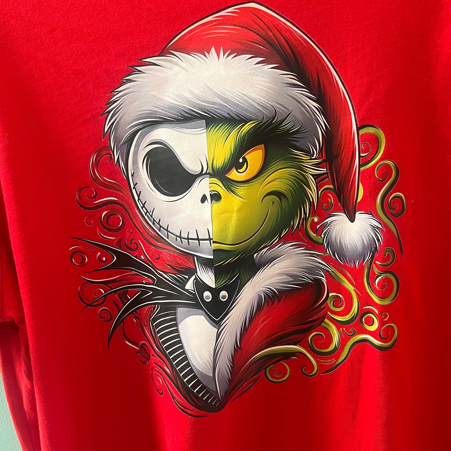 "grinch/jack" holiday tee (size M)