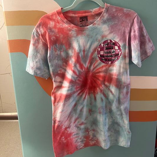 "disconnecting from reality" tie dye tee (size S)