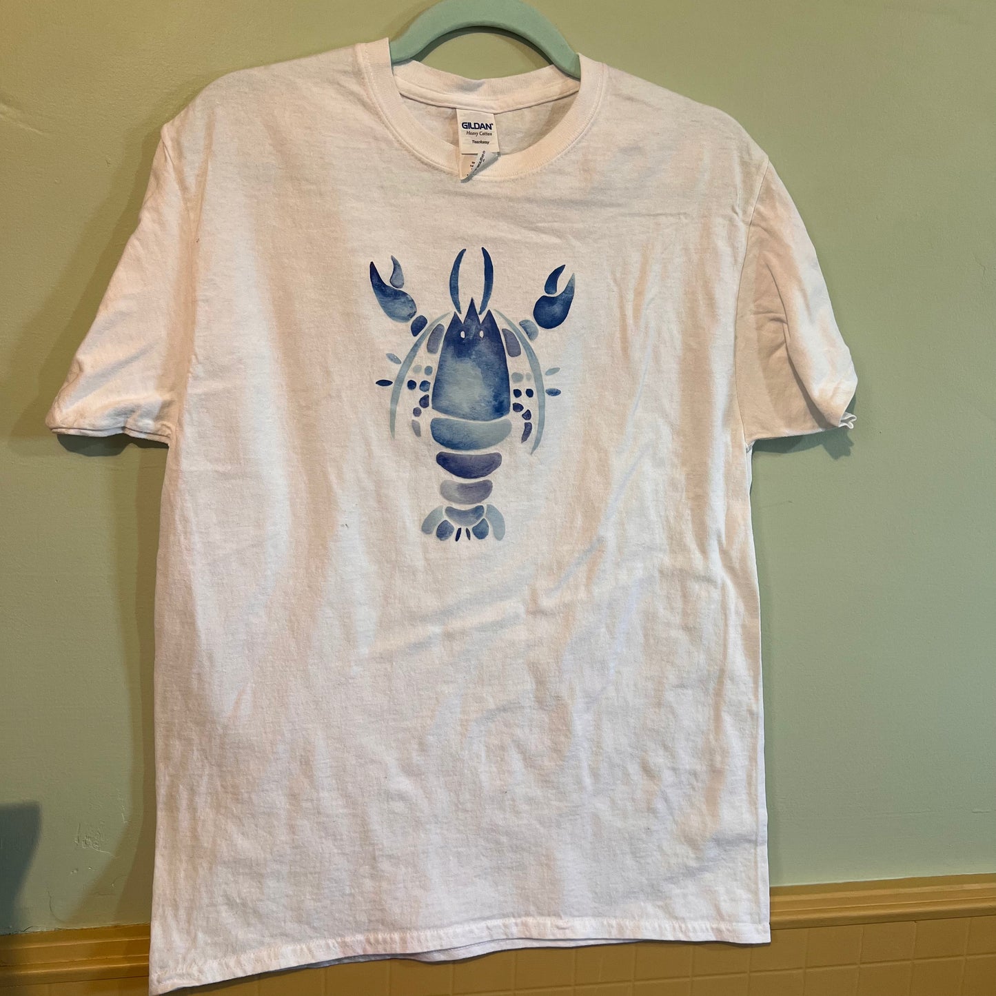 blue lobster t-shirt (size M)