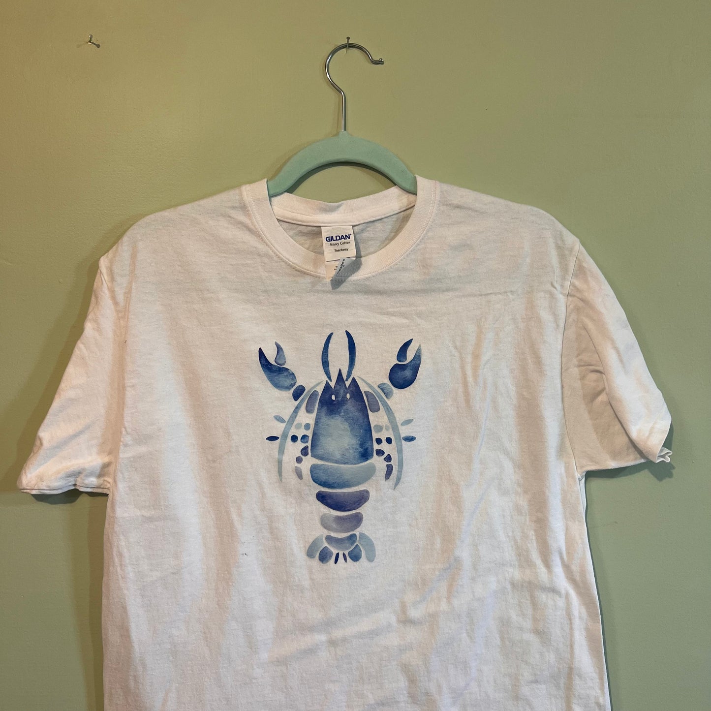 blue lobster t-shirt (size M)