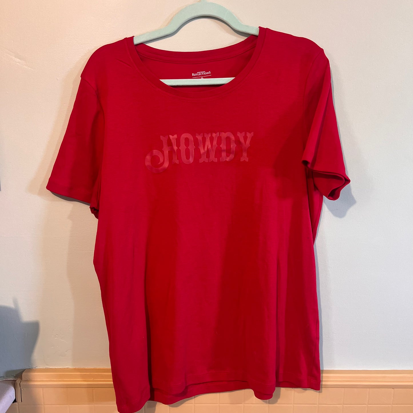 "howdy" red t-shirt (size XL)