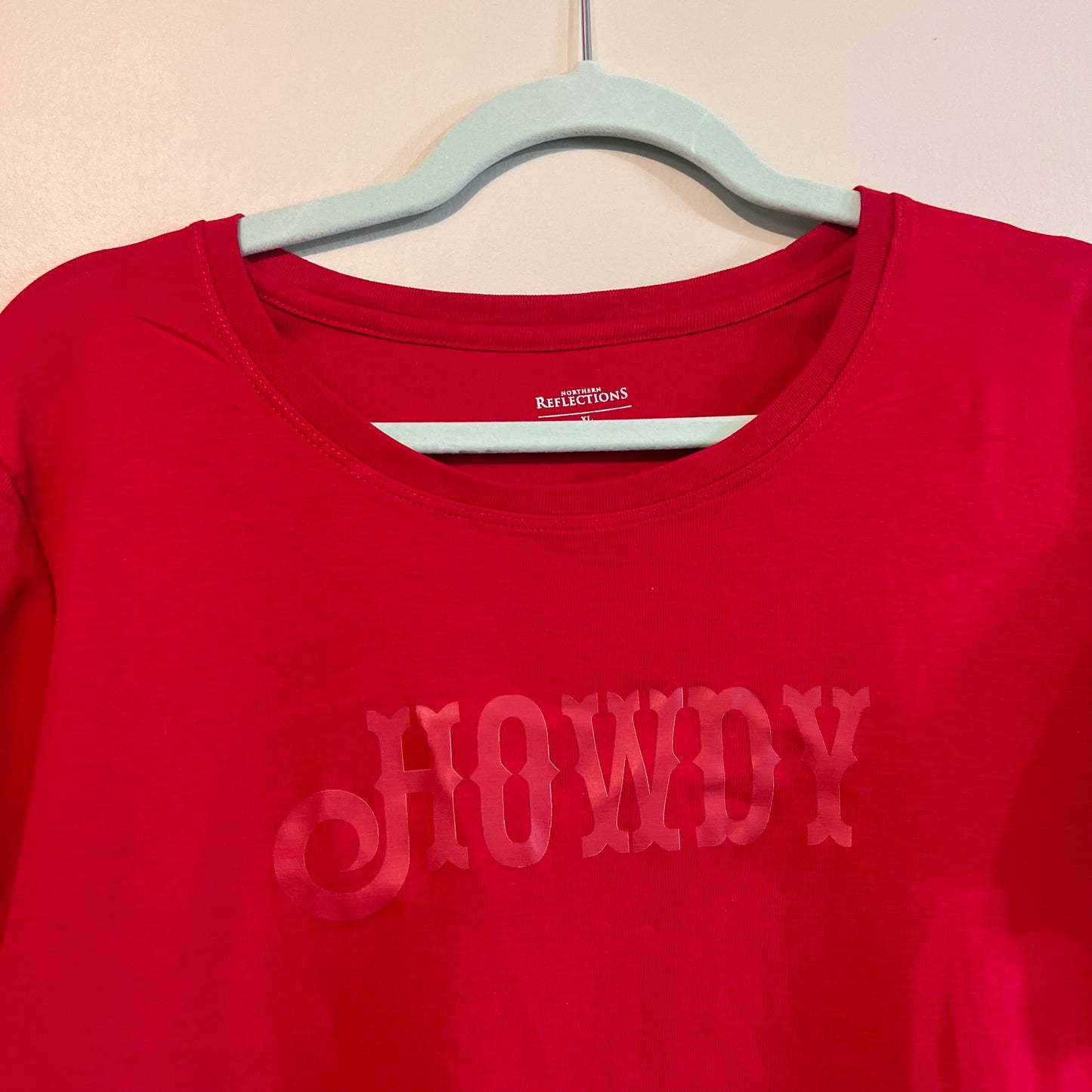 "howdy" red t-shirt (size XL)