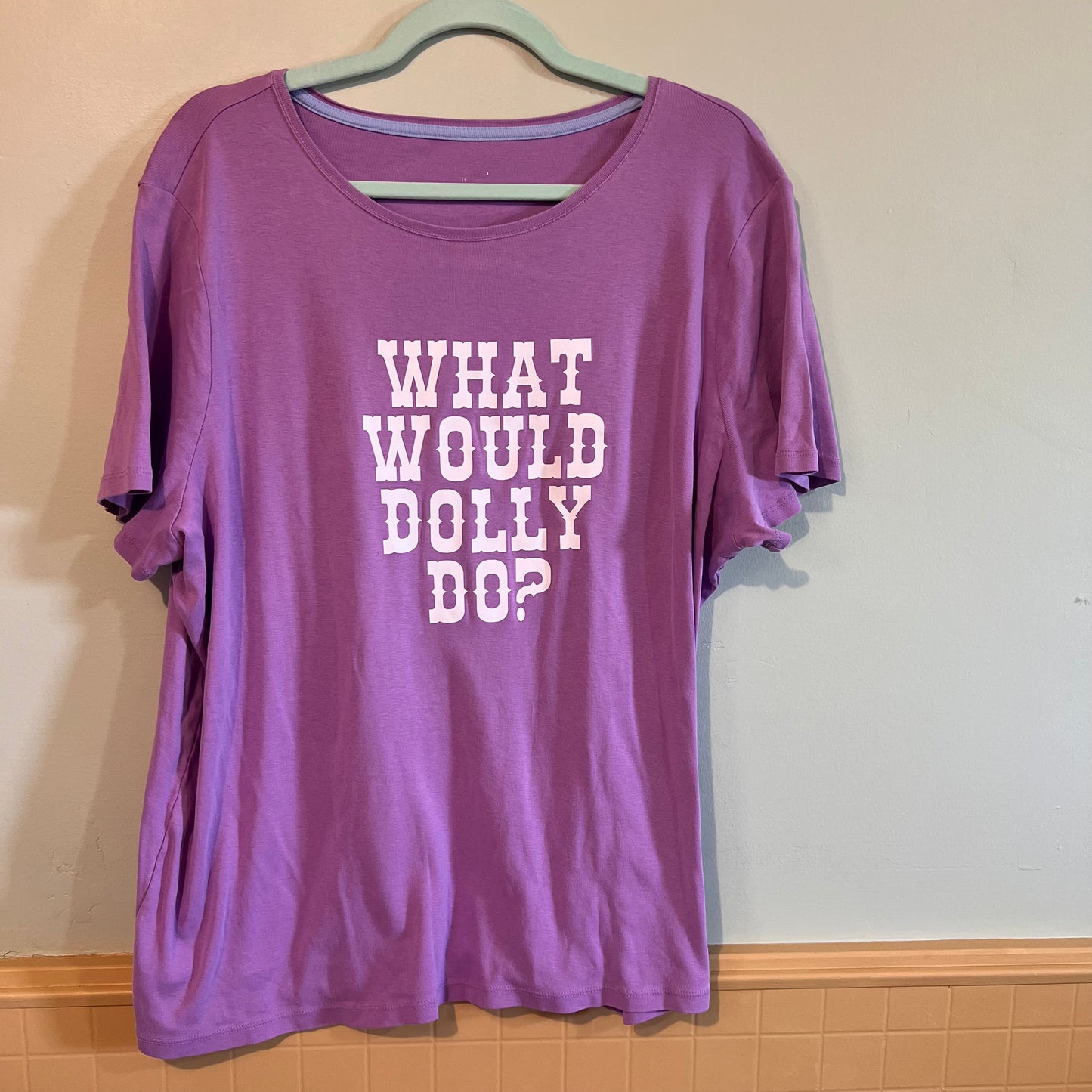 "what would dolly do" lilac tee (size XL)