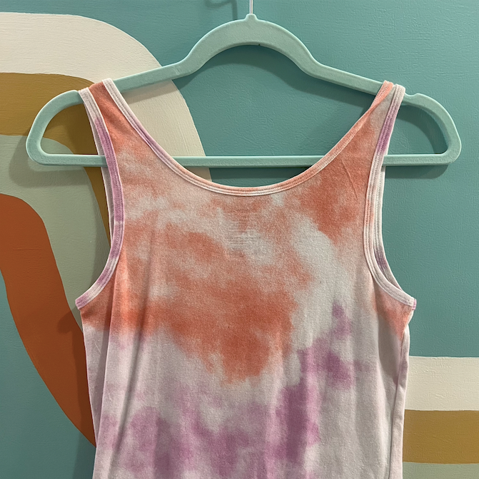 "lava lamp" tie dye tank (size M)