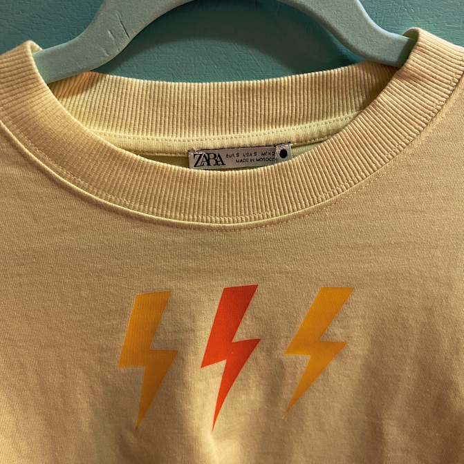 "lightning" yellow crop tee (size S/M)